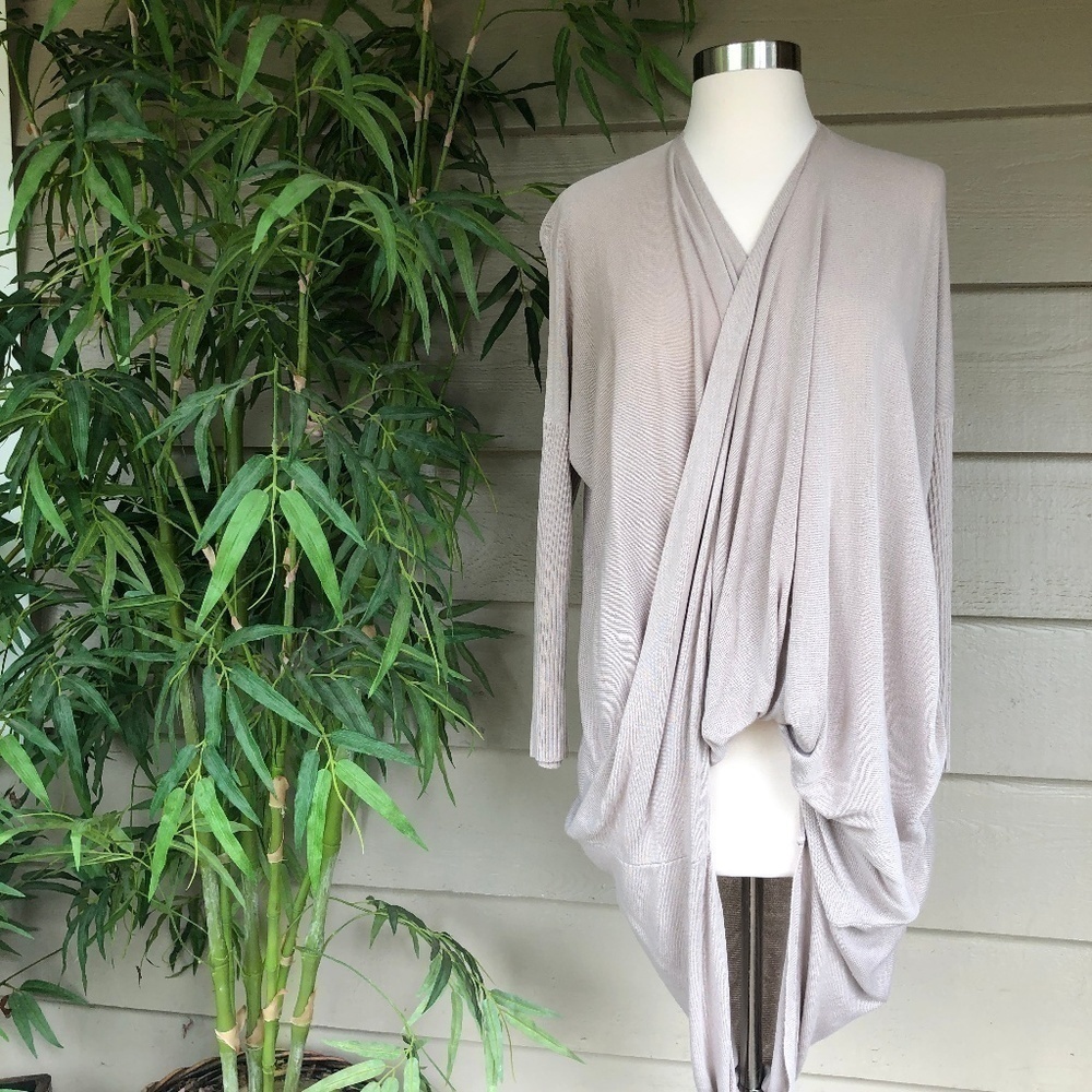 🎉Fashion Nova Tan Deep Scoop Neck HiLo Sweater